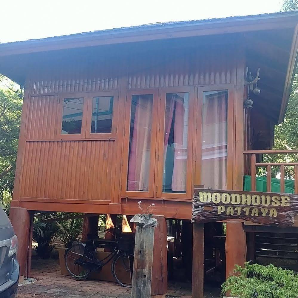 Hotel Wood House Pattaya Zewnętrze zdjęcie